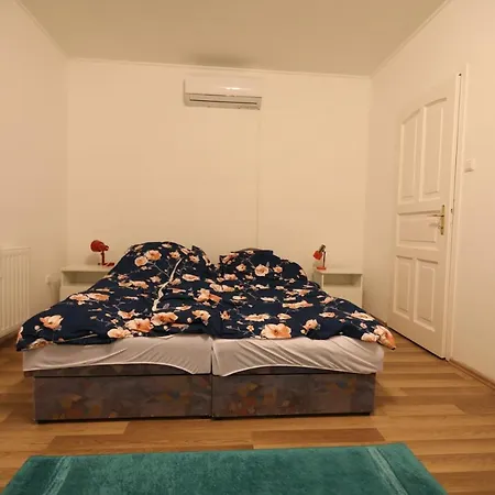بيت للعطل Sylvia House