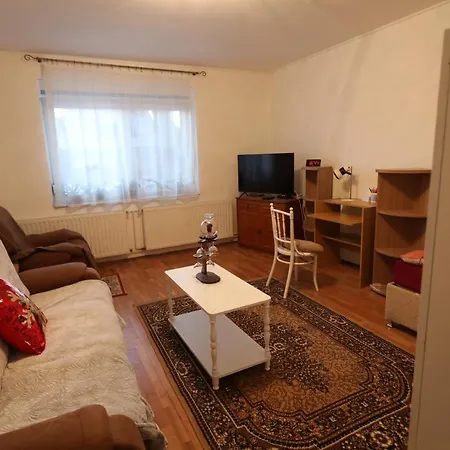 Sylvia House كيستاي